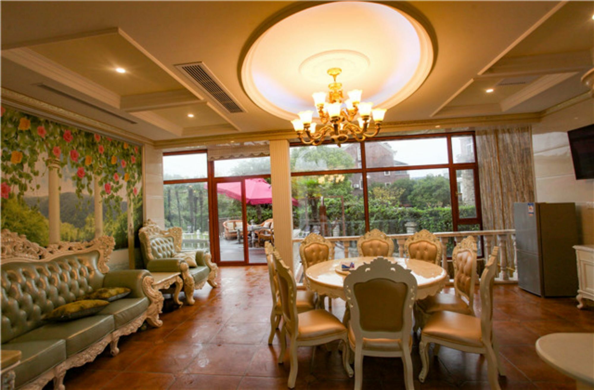 Homelike Party The Peach Garden Villa